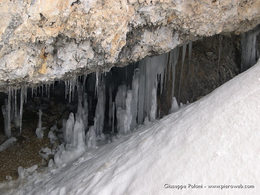 05 L'ingresso della grotta dei Pagani .jpg